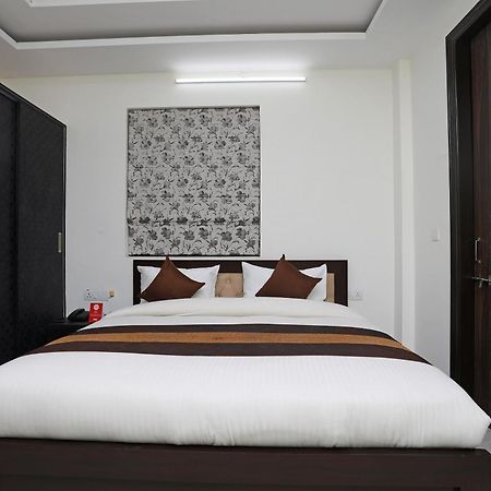 Tipsyy Inn 015 Гургаон Экстерьер фото
