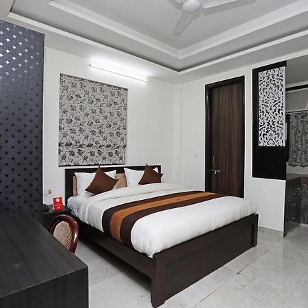 Tipsyy Inn 015 Гургаон Экстерьер фото