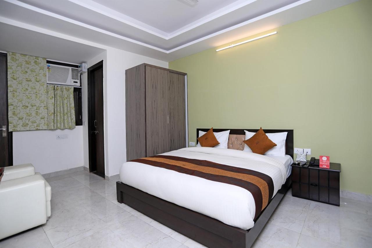 Tipsyy Inn 015 Гургаон Экстерьер фото
