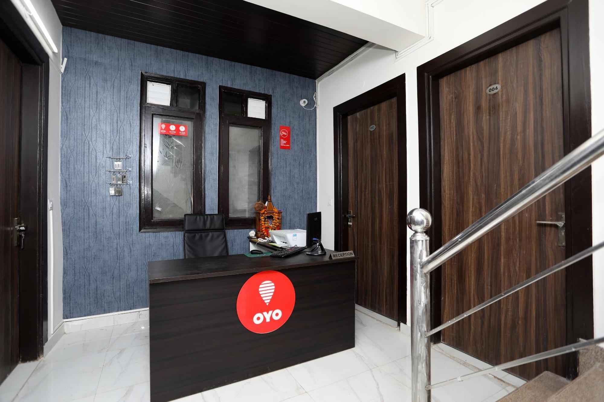 Tipsyy Inn 015 Гургаон Экстерьер фото