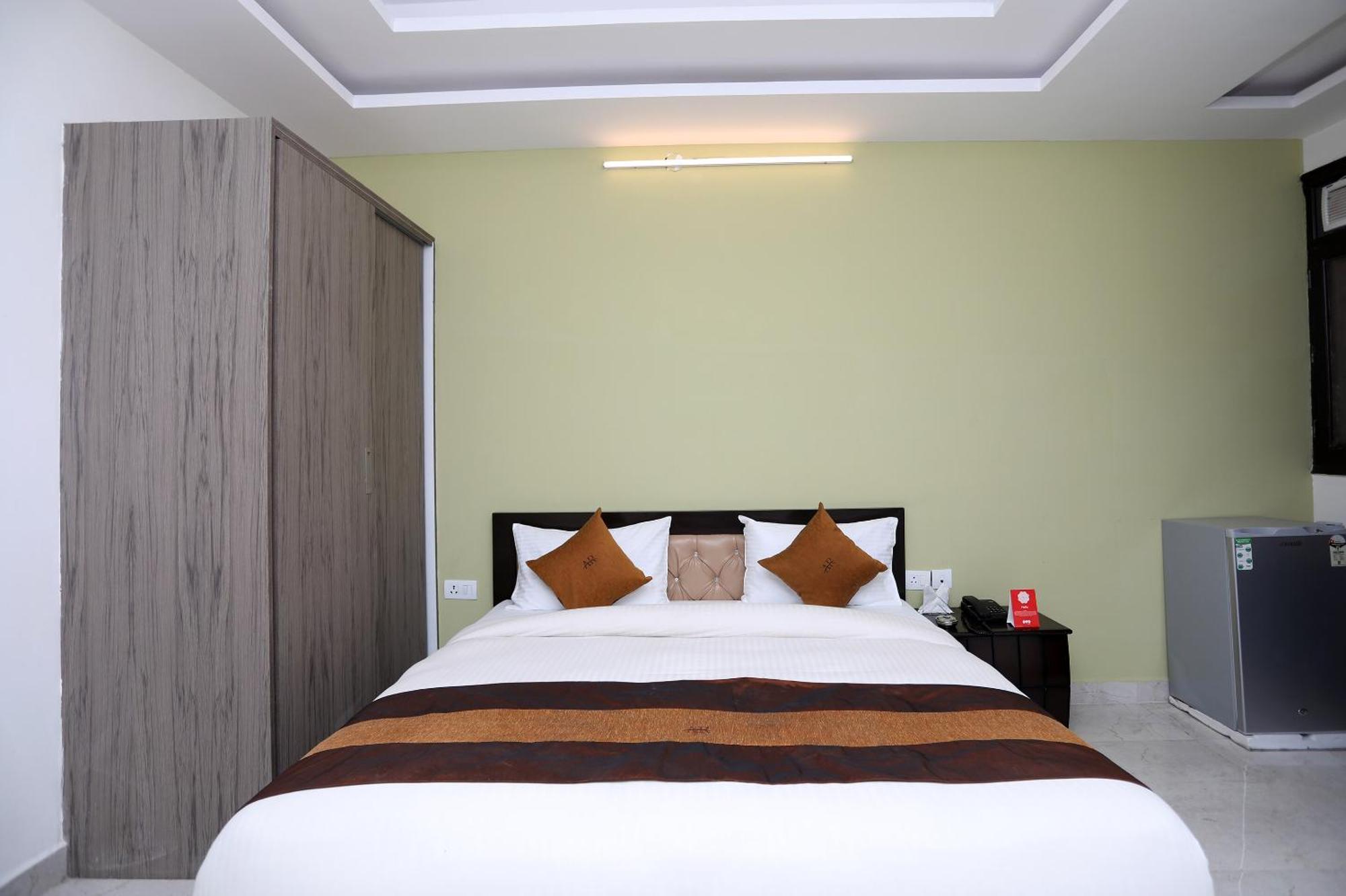 Tipsyy Inn 015 Гургаон Экстерьер фото